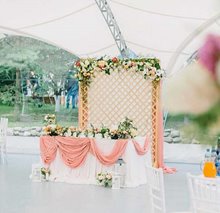 Шатер в саду