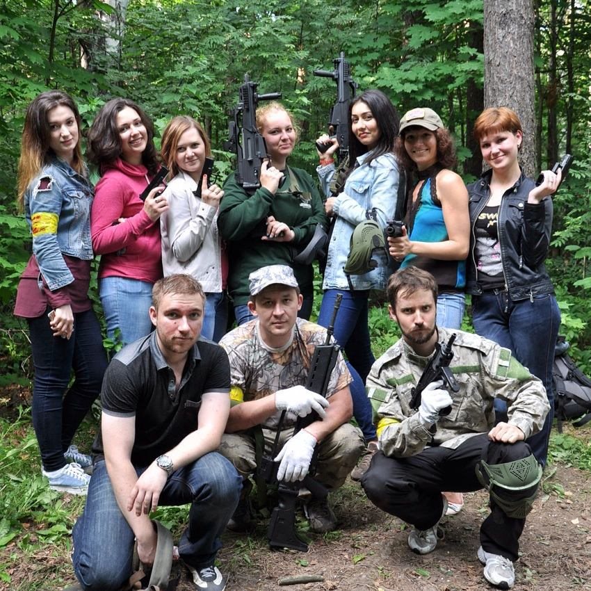 Всей компанией поиграть в стайкбол на природе